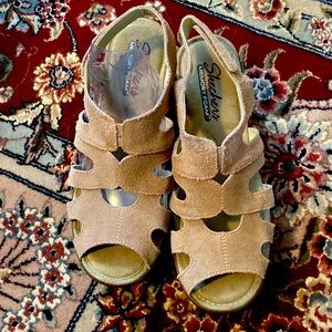 Sandal-Skechers size 8. Wedge heel, tan color.